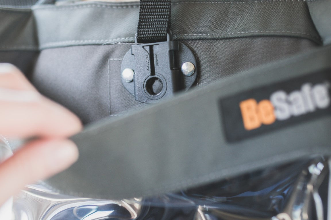 2-Phasen Sitzschoner mit Tablet Halterung