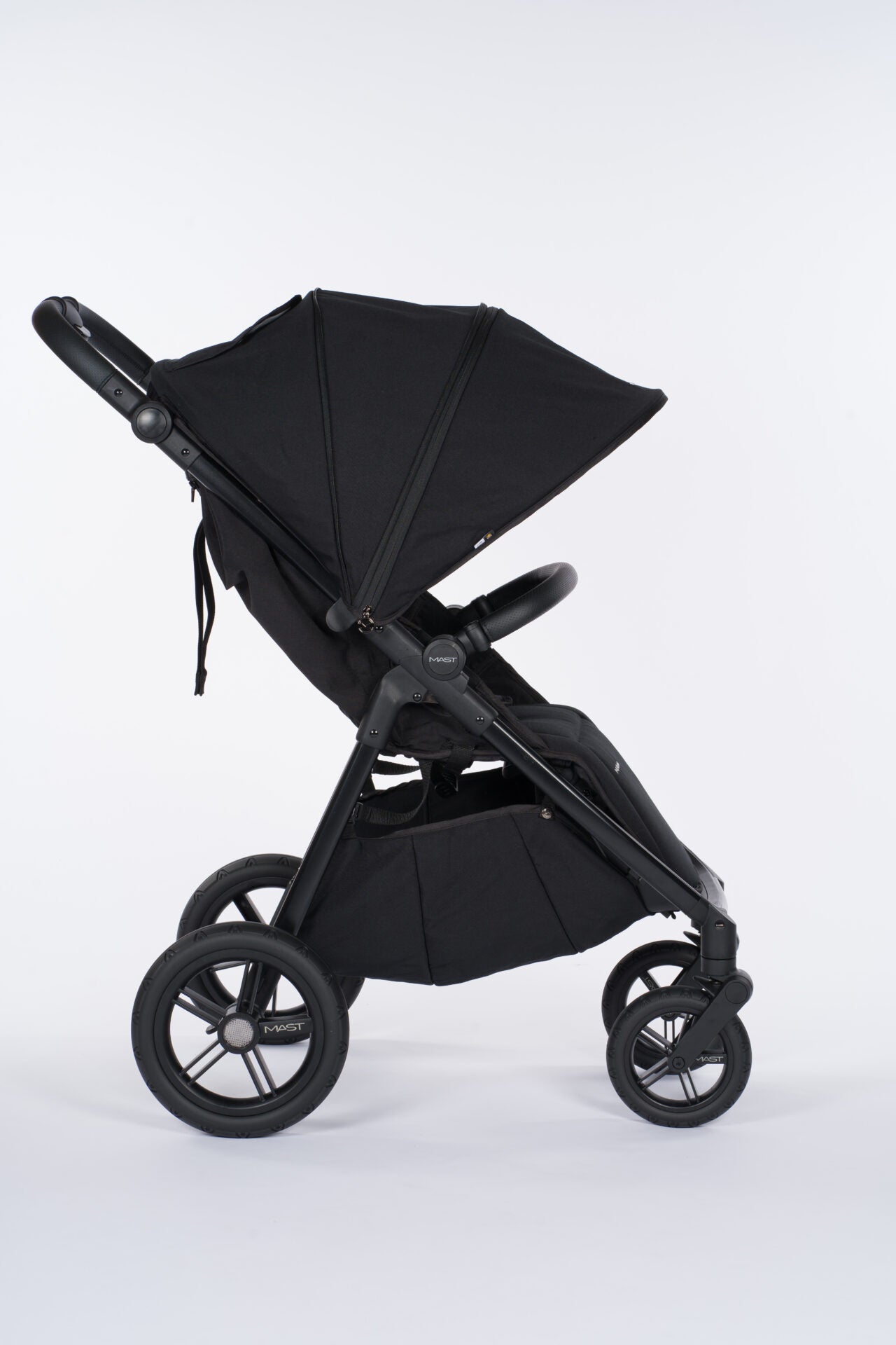 Buggy M.4x plus Onyx - mast swiss design