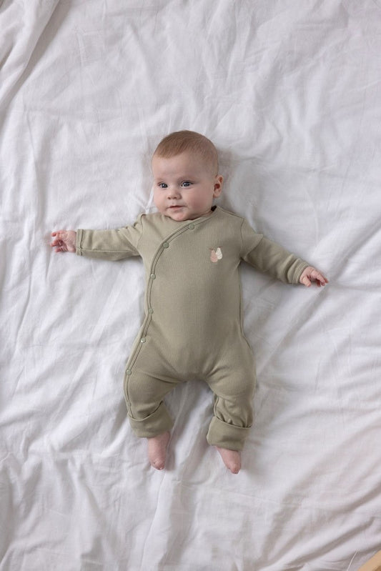 Jumper / Schlafanzug Pears grün - von feetje